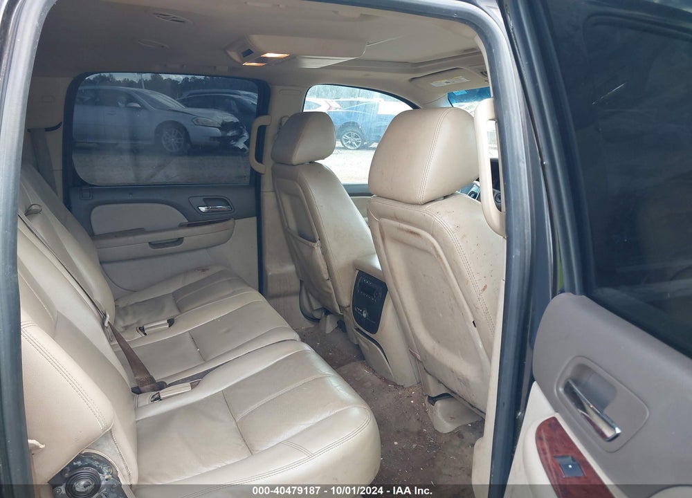 2014 CHEVROLET SUBURBAN 1500 LT VIN: 1GNSCJE01ER110628