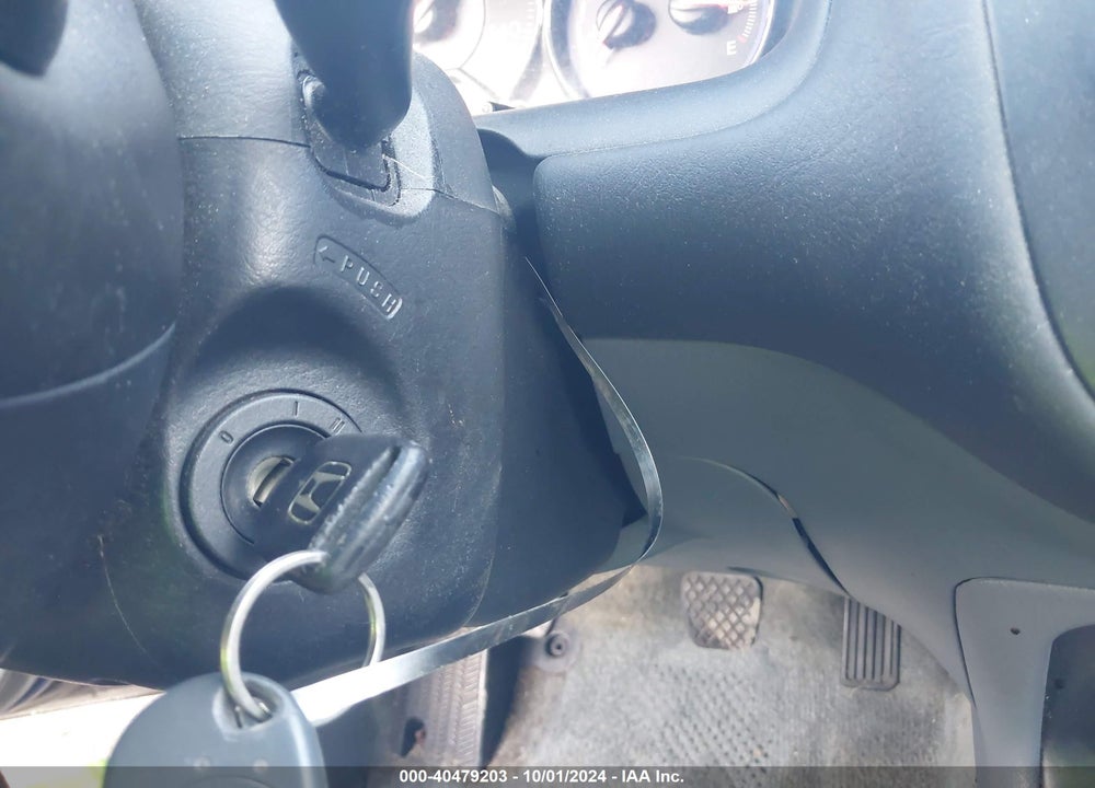 2005 HONDA CIVIC LX VIN: 2HGES15545H588077