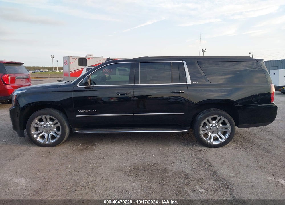 2019 GMC YUKON XL SLT VIN: 1GKS1GKC9KR374227