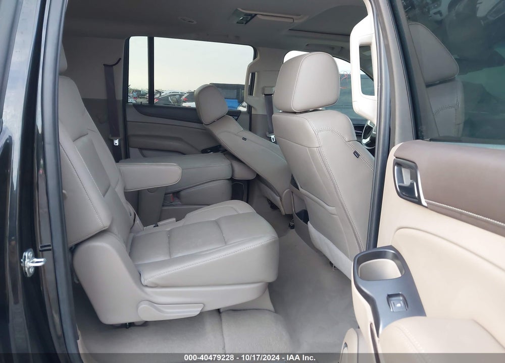 2019 GMC YUKON XL SLT VIN: 1GKS1GKC9KR374227