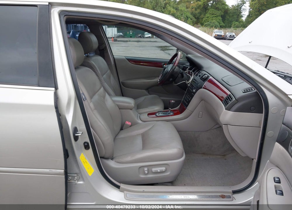 2004 LEXUS ES 330 VIN: JTHBA30G645051255