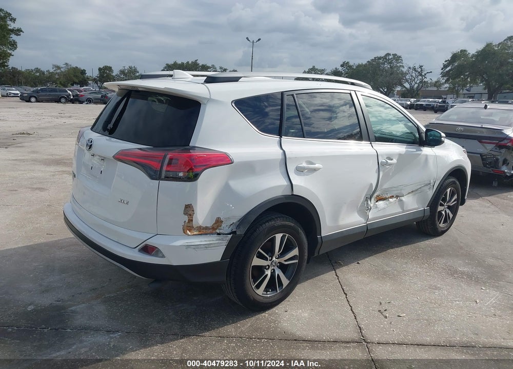 2018 TOYOTA RAV4 XLE VIN: 2T3WFREV1JW446477