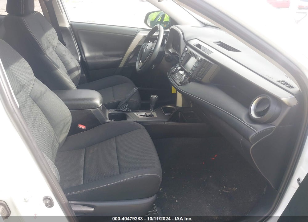 2018 TOYOTA RAV4 XLE VIN: 2T3WFREV1JW446477