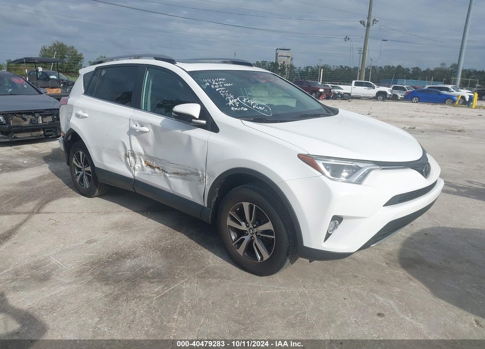 2018 TOYOTA RAV4 XLE VIN: 2T3WFREV1JW446477