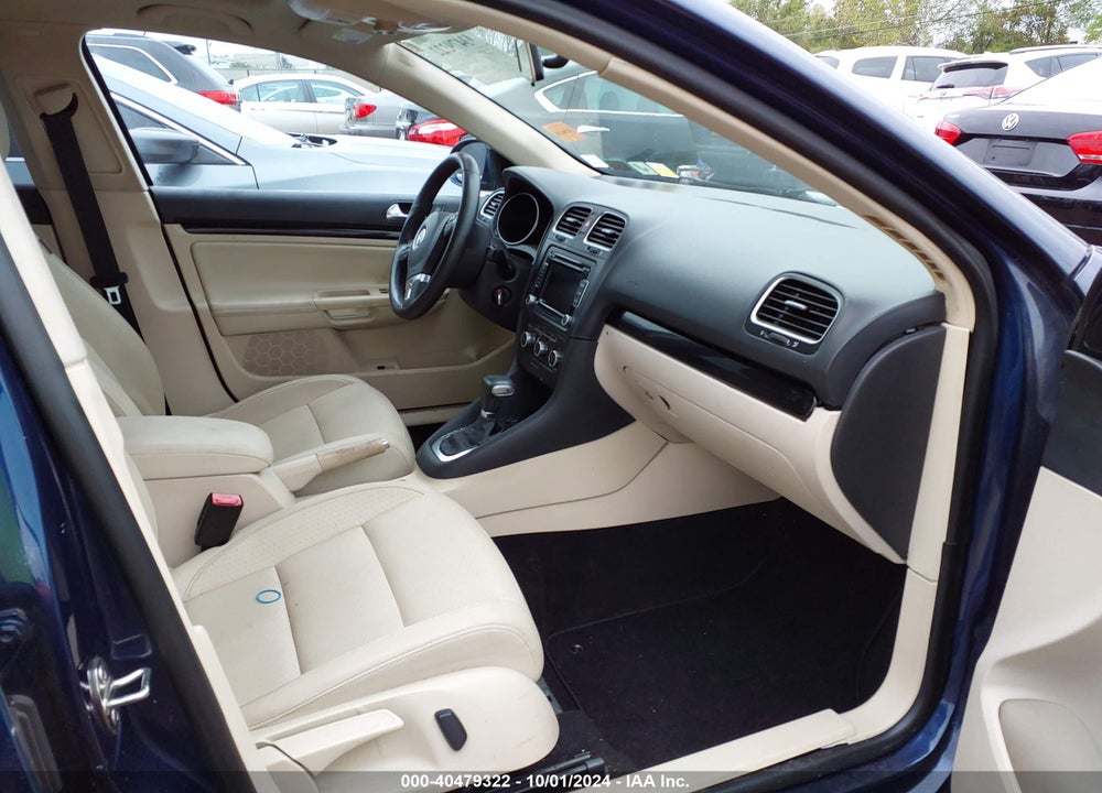 2011 VOLKSWAGEN JETTA SPORTWAGEN 2.0L TDI VIN: 3VWPL7AJ8BM611056