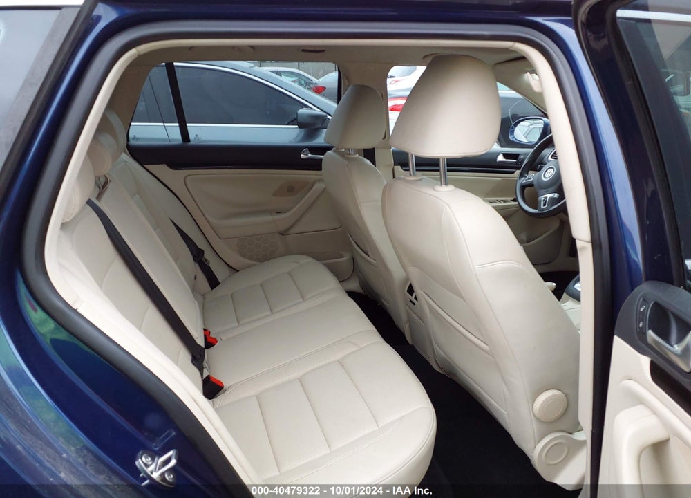 2011 VOLKSWAGEN JETTA SPORTWAGEN 2.0L TDI VIN: 3VWPL7AJ8BM611056