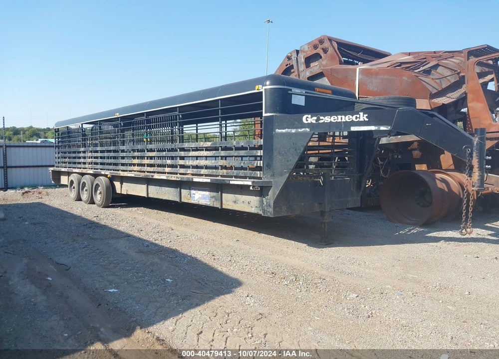 2009 GOOSENECK LIVESTOCK TRAILER VIN: 2009HOMEMADEGOOSN