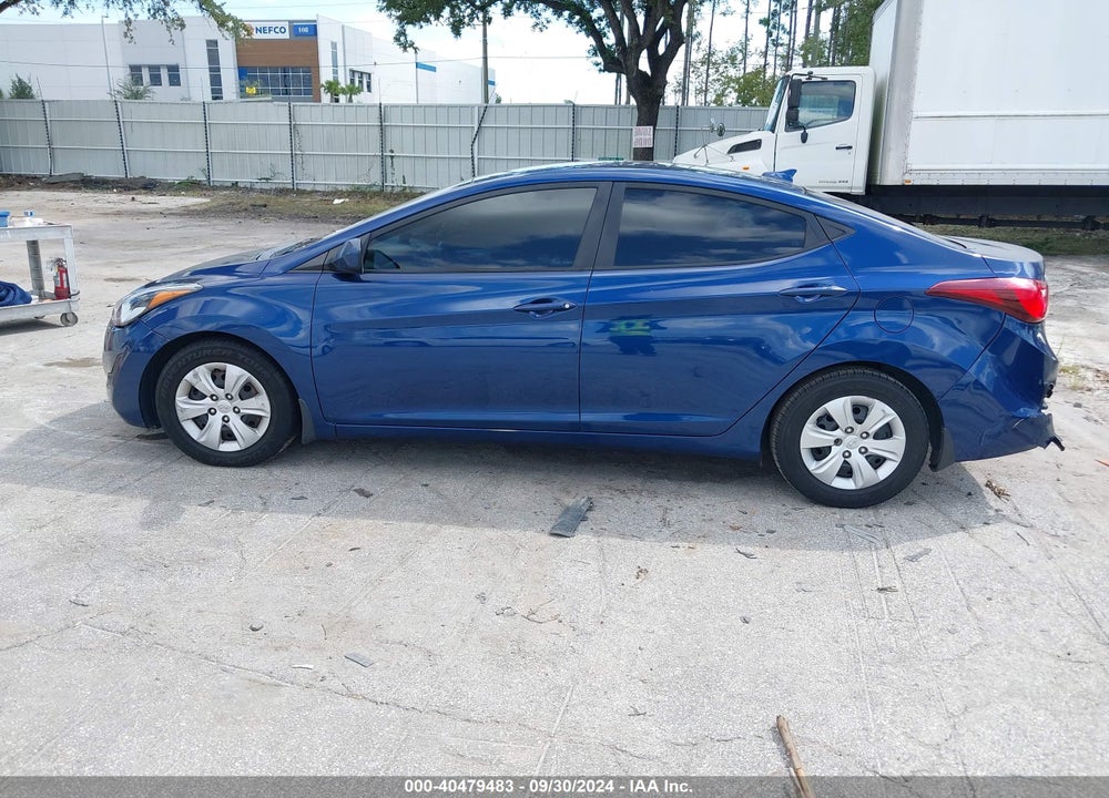 2016 HYUNDAI ELANTRA SE VIN: 5NPDH4AE2GH756843