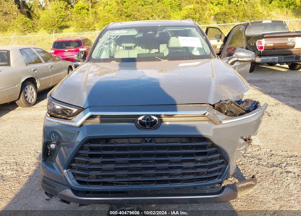 2024 TOYOTA GRAND HIGHLANDER PLATINUM VIN: 5TDAAAB51RS037715