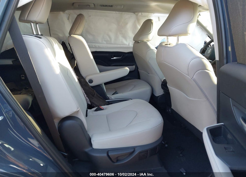 2024 TOYOTA GRAND HIGHLANDER PLATINUM VIN: 5TDAAAB51RS037715
