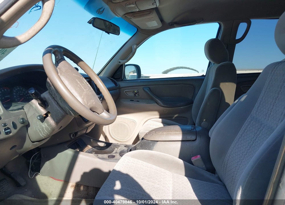 2005 TOYOTA TUNDRA SR5 V8 VIN: 5TBET341X5S471376
