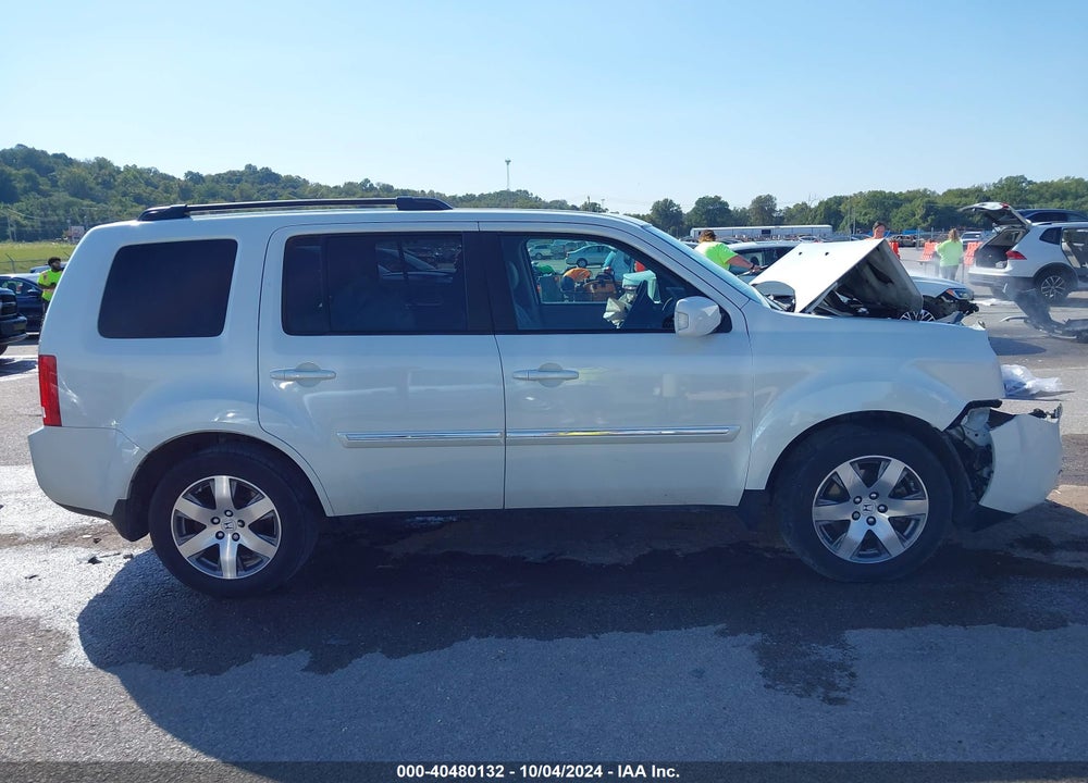 2015 HONDA PILOT TOURING VIN: 5FNYF4H90FB042397