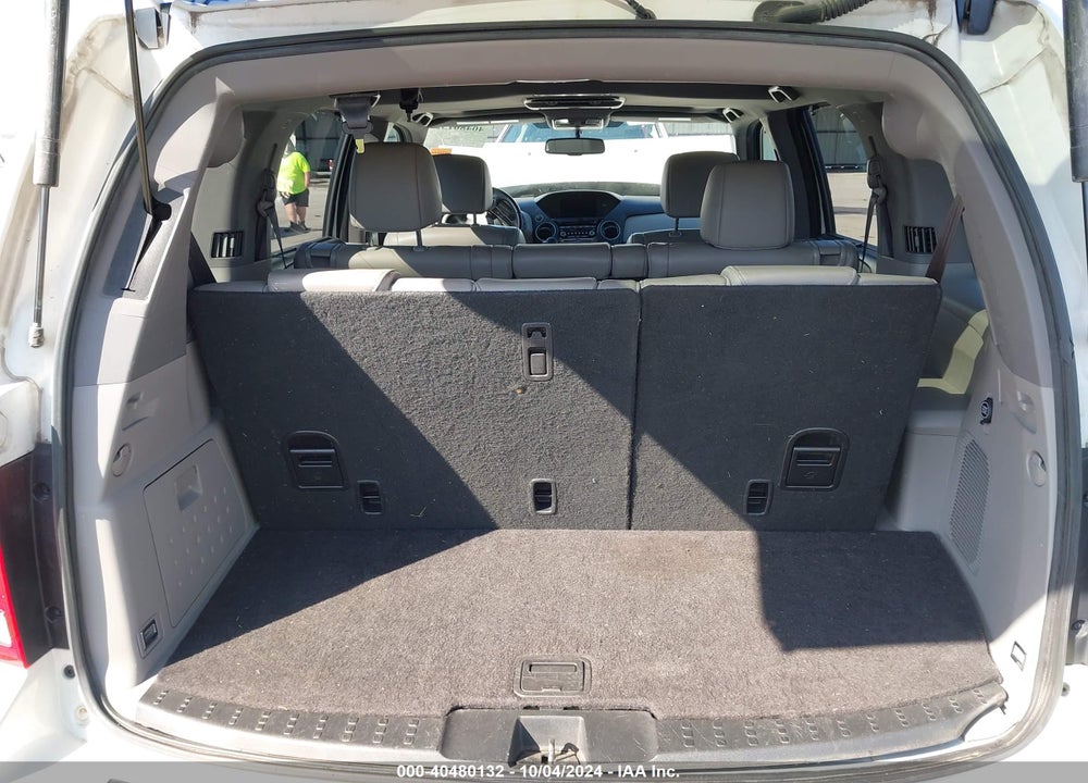 2015 HONDA PILOT TOURING VIN: 5FNYF4H90FB042397