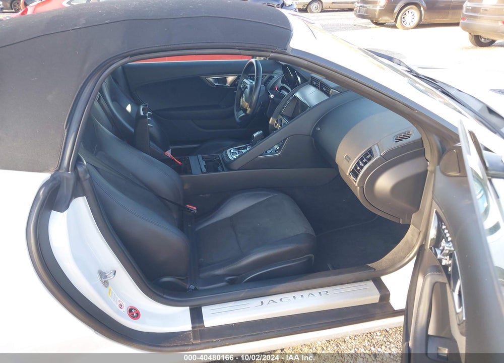 2016 JAGUAR F-TYPE VIN: SAJWA6ETXG8K22748