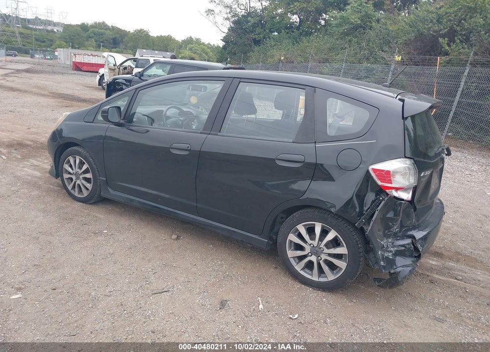 2013 HONDA FIT SPORT VIN: JHMGE8H54DC077276