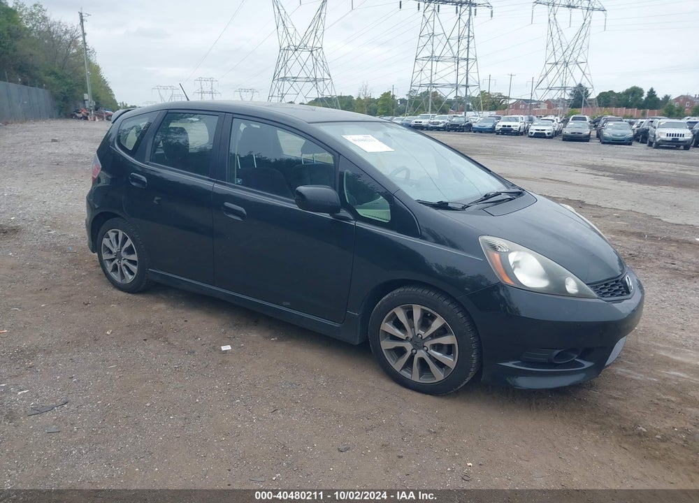 2013 HONDA FIT SPORT VIN: JHMGE8H54DC077276
