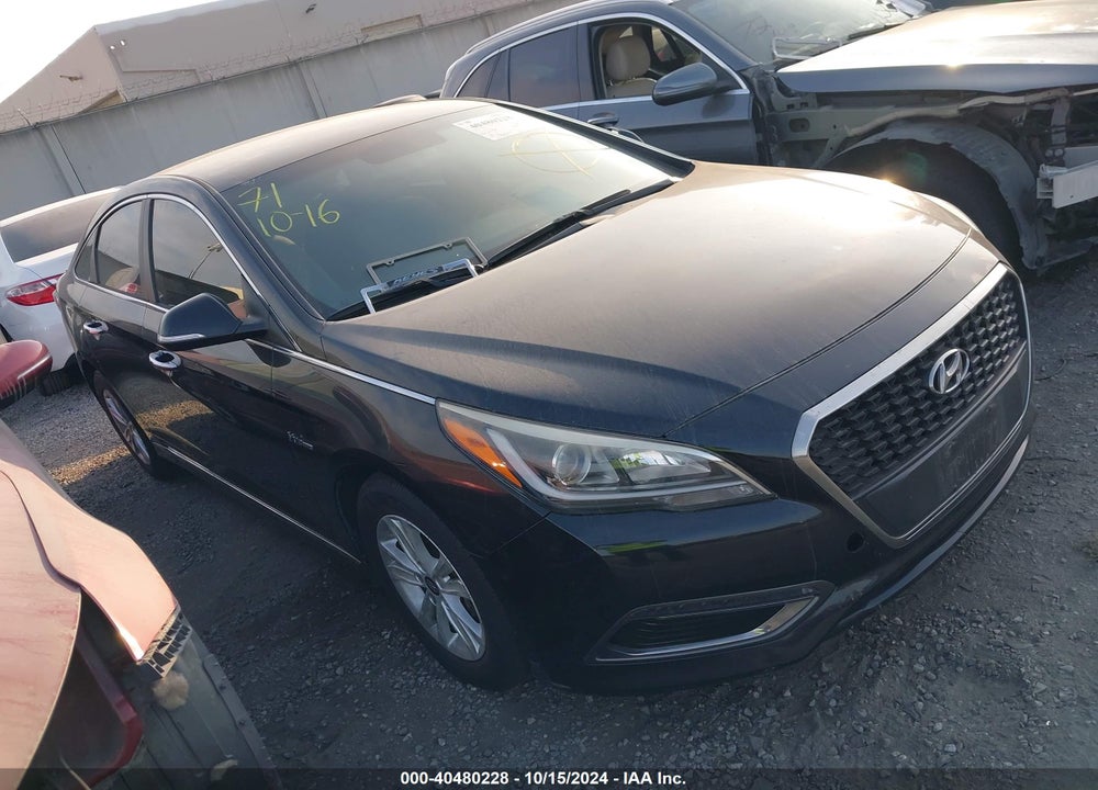 2017 HYUNDAI SONATA HYBRID SE VIN: KMHE24L34HA061186