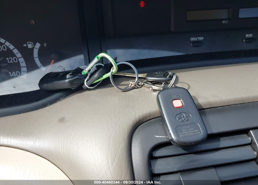 2002 TOYOTA AVALON XL VIN: 4T1BF28B62U198714