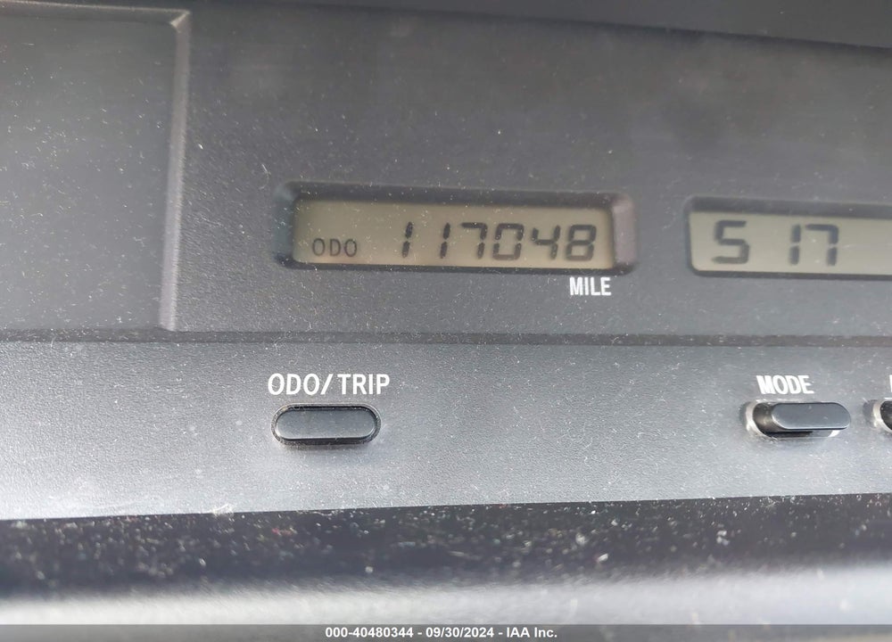 2002 TOYOTA AVALON XL VIN: 4T1BF28B62U198714