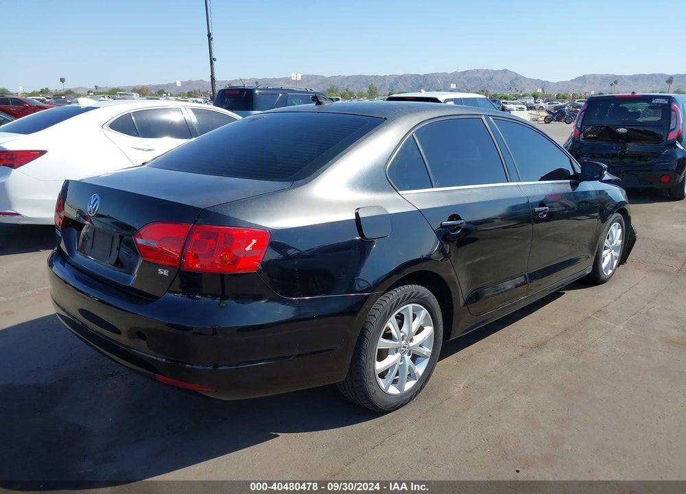 2014 VOLKSWAGEN JETTA 1.8T SE VIN: 3VWD17AJ8EM262414