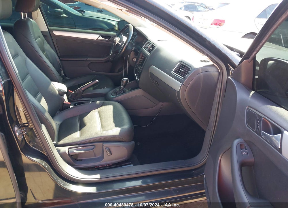 2014 VOLKSWAGEN JETTA 1.8T SE VIN: 3VWD17AJ8EM262414