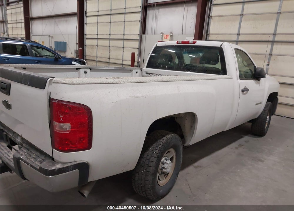 2007 CHEVROLET SILVERADO 2500HD WORK TRUCK VIN: 1GCHC24K07E590215