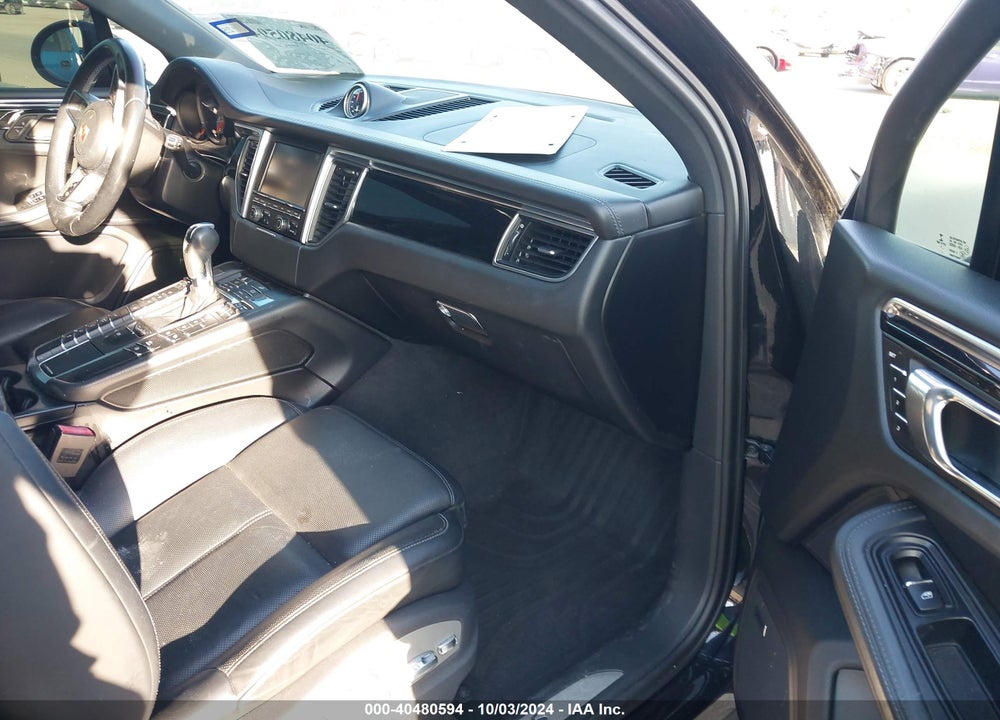 2015 PORSCHE MACAN S VIN: WP1AB2A59FLB57410