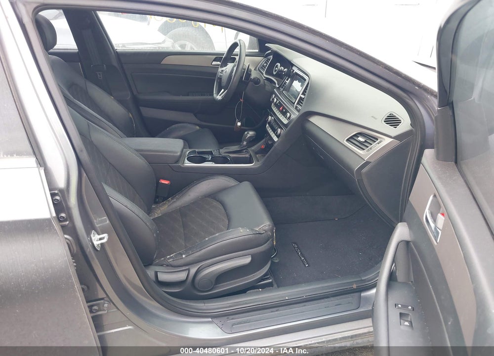 2018 HYUNDAI SONATA SPORT 2.0T VIN: 5NPE34AB7JH668435
