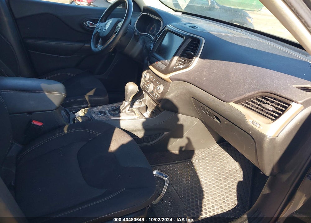 2015 JEEP CHEROKEE LATITUDE VIN: 1C4PJMCB5FW605878