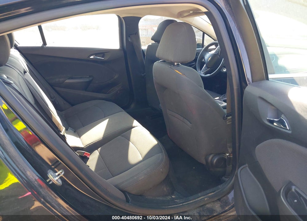 2018 CHEVROLET CRUZE LT AUTO VIN: 1G1BE5SM4J7126483