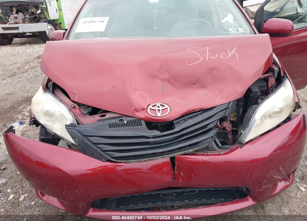 2011 TOYOTA SIENNA LE V6 VIN: 5TDKK3DC7BS107720