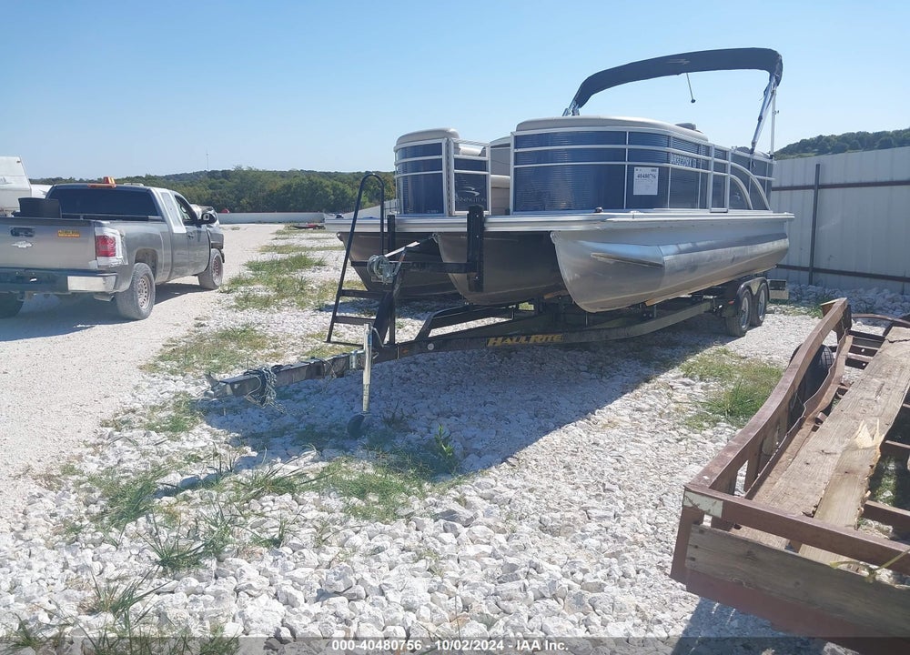 2018 BENNINGTON OTHER VIN: USETWF4579L718