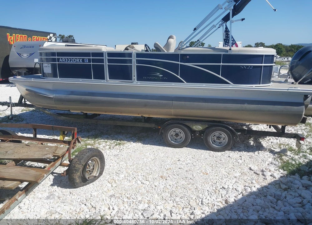 2018 BENNINGTON OTHER VIN: USETWF4579L718