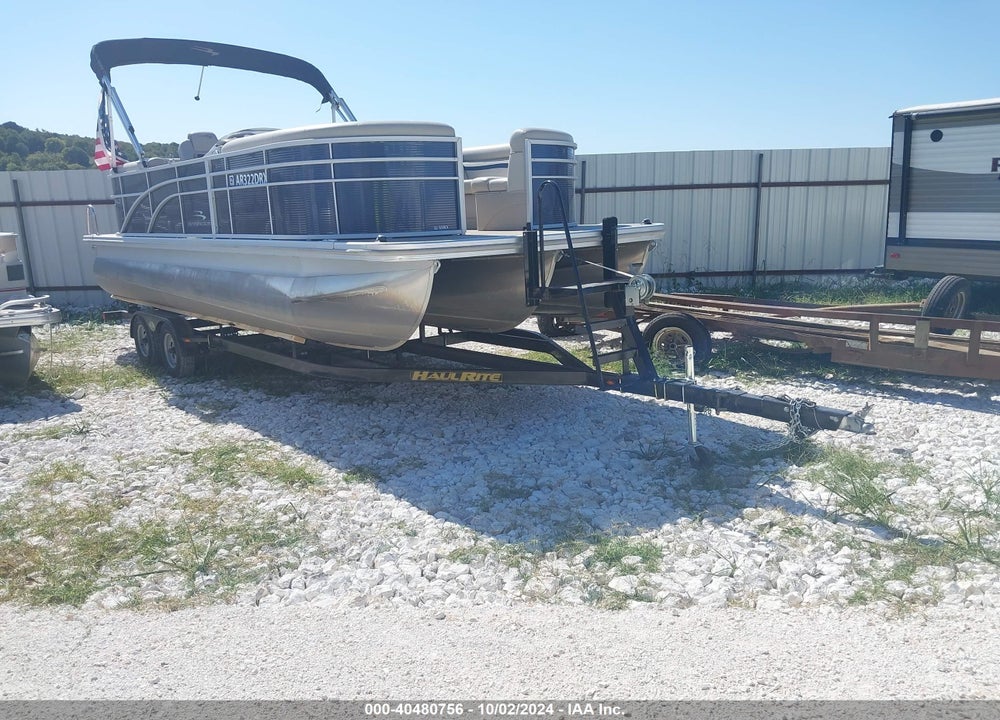 2018 BENNINGTON OTHER VIN: USETWF4579L718