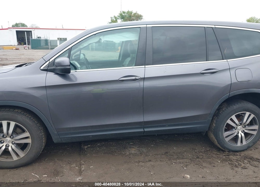 2017 HONDA PILOT EX-L VIN: 5FNYF6H55HB052659