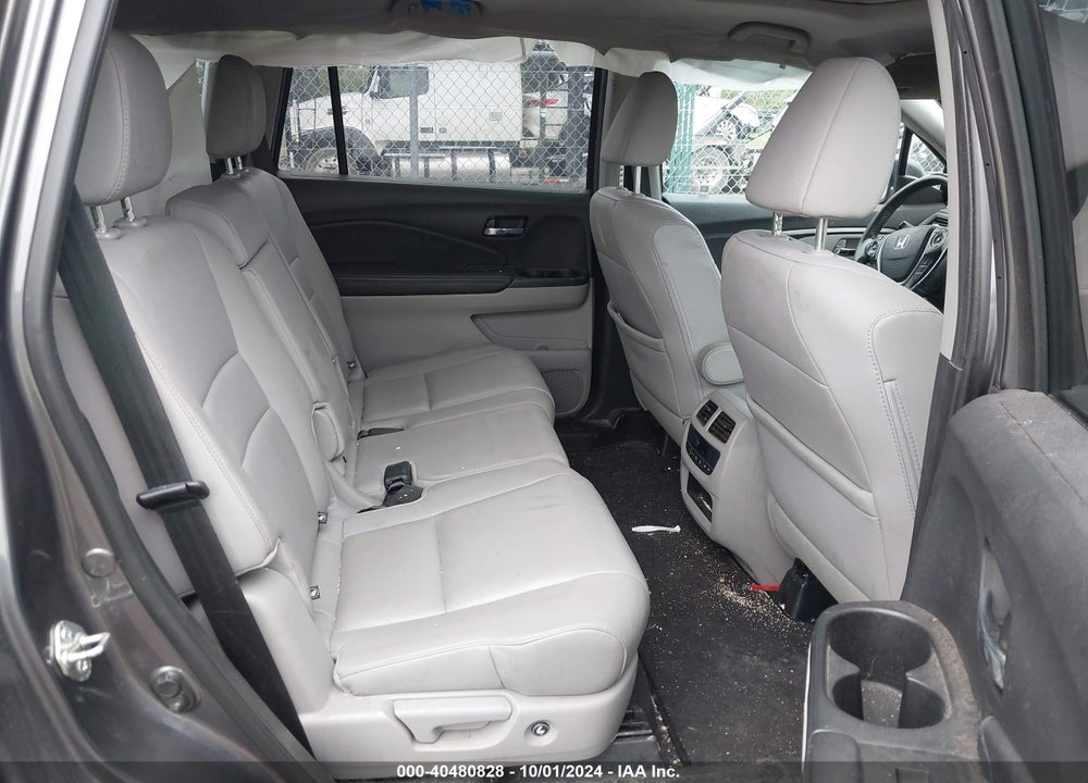 2017 HONDA PILOT EX-L VIN: 5FNYF6H55HB052659