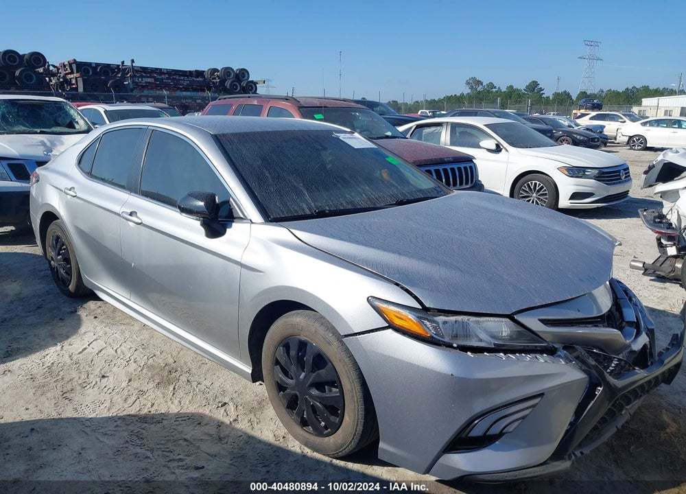 2018 TOYOTA CAMRY SE VIN: 4T1B11HK2JU615477