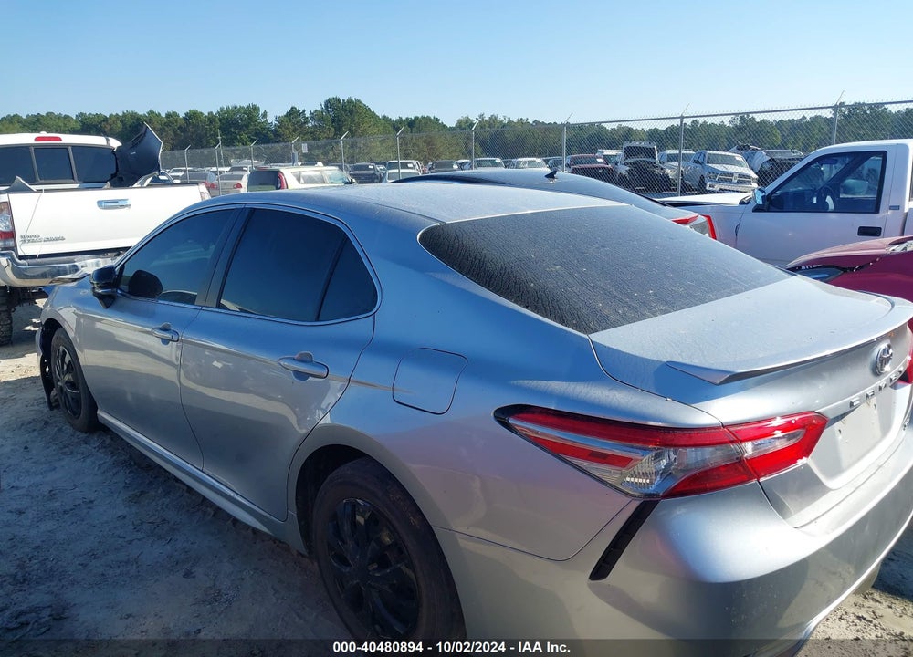 2018 TOYOTA CAMRY SE VIN: 4T1B11HK2JU615477