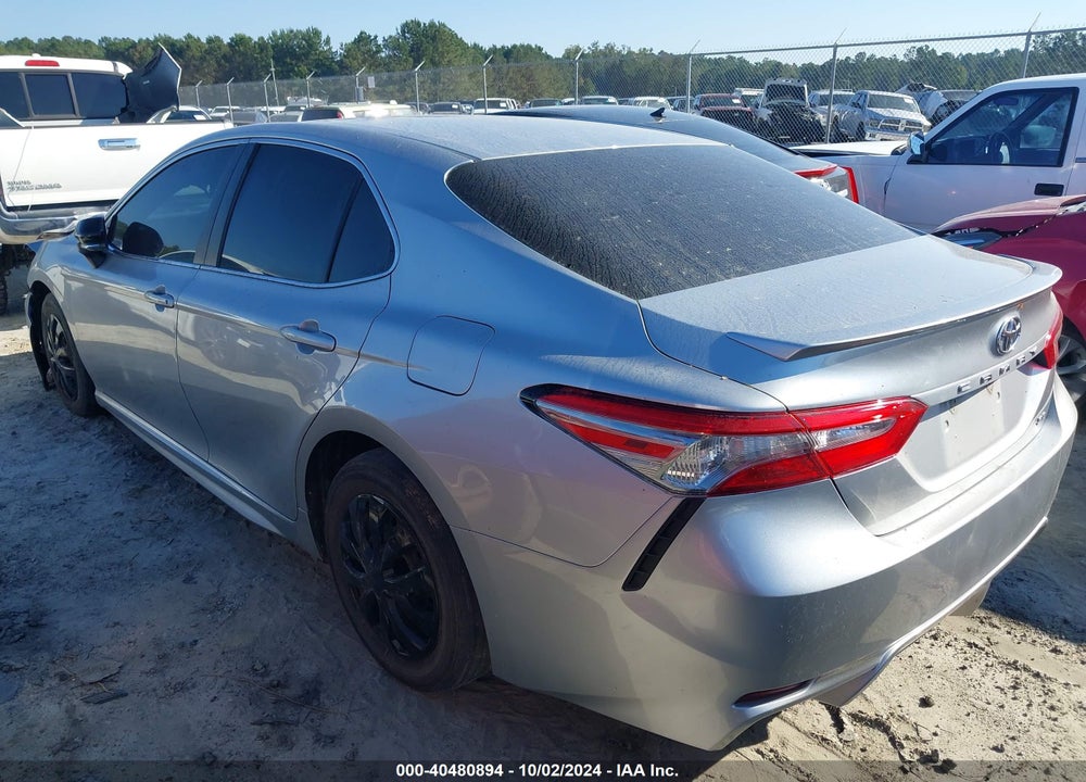 2018 TOYOTA CAMRY SE VIN: 4T1B11HK2JU615477