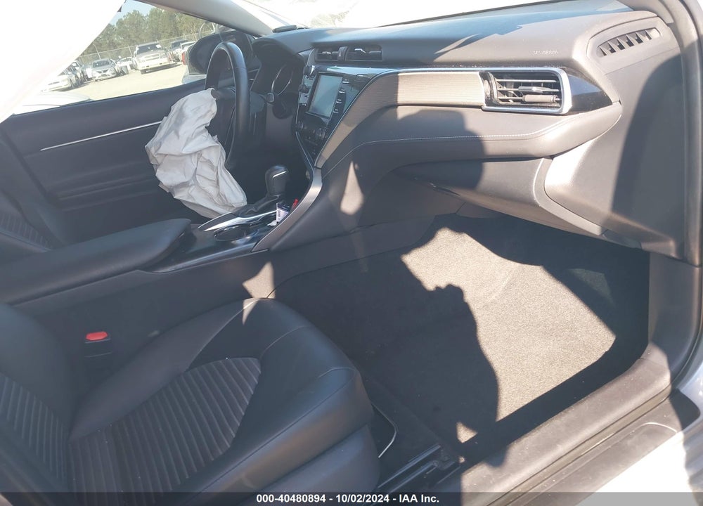 2018 TOYOTA CAMRY SE VIN: 4T1B11HK2JU615477