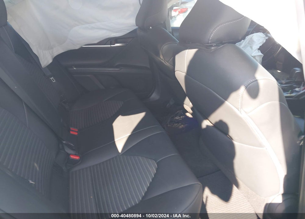 2018 TOYOTA CAMRY SE VIN: 4T1B11HK2JU615477