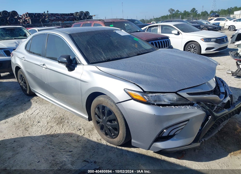 2018 TOYOTA CAMRY SE VIN: 4T1B11HK2JU615477