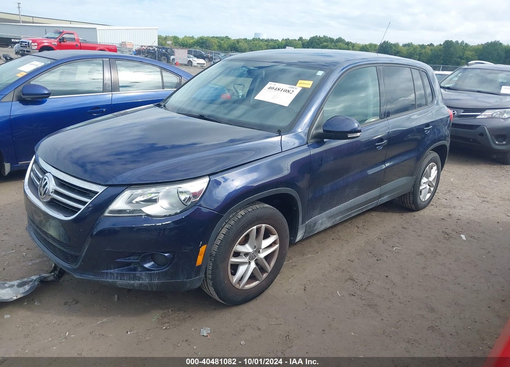 2011 VOLKSWAGEN TIGUAN S VIN: WVGBV7AX2BW508271