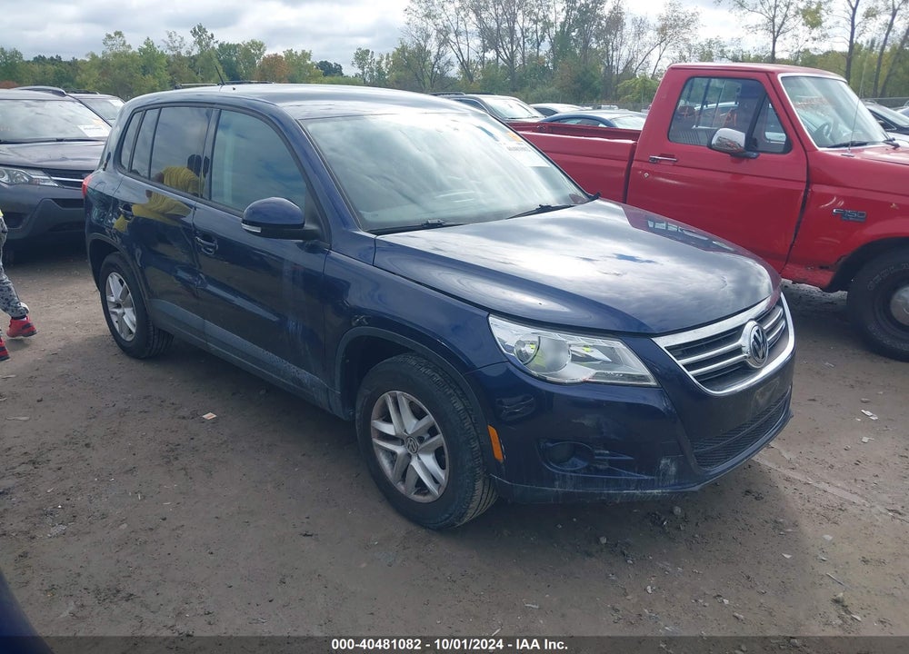 2011 VOLKSWAGEN TIGUAN S VIN: WVGBV7AX2BW508271