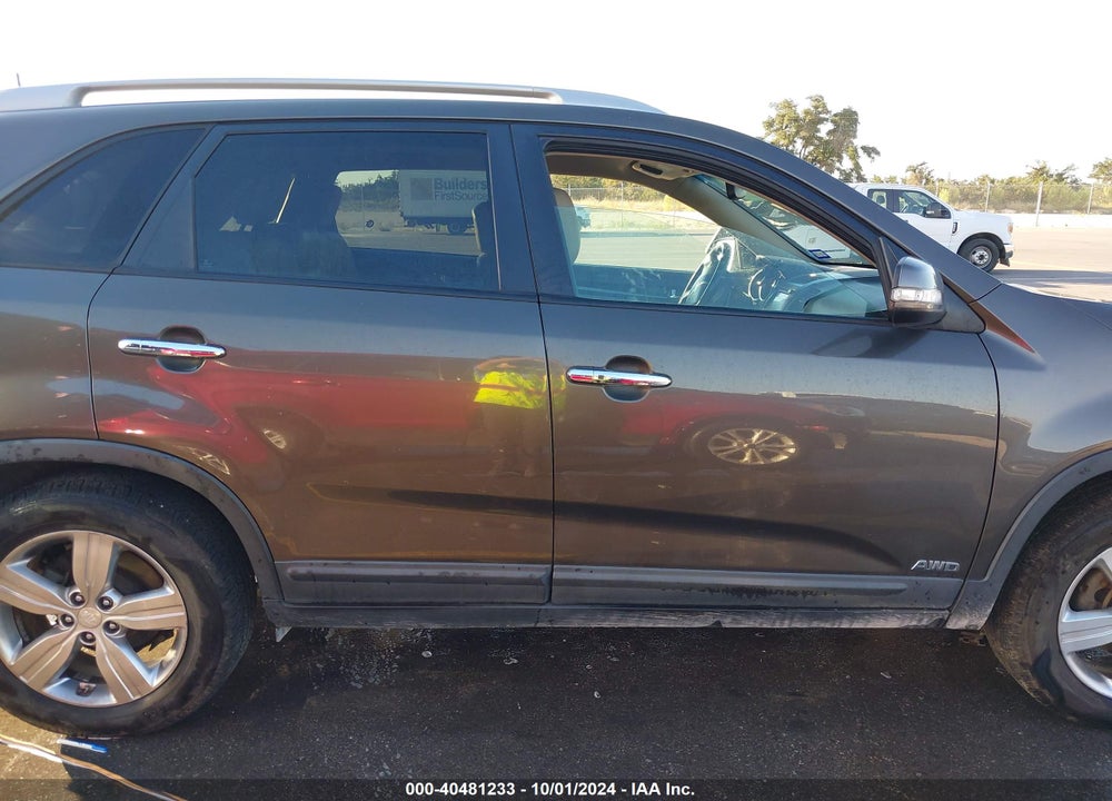 2013 KIA SORENTO EX VIN: 5XYKUDA68DG386335