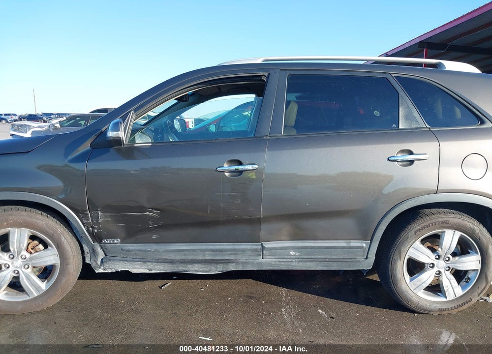 2013 KIA SORENTO EX VIN: 5XYKUDA68DG386335