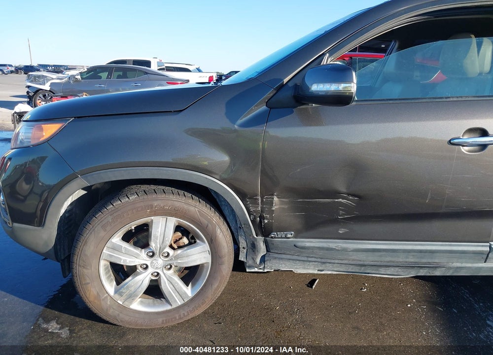 2013 KIA SORENTO EX VIN: 5XYKUDA68DG386335
