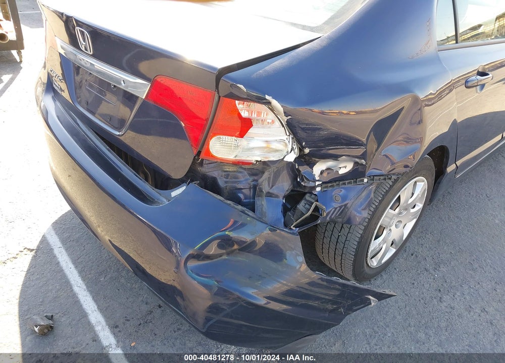 2010 HONDA CIVIC LX VIN: 19XFA1F55AE028742