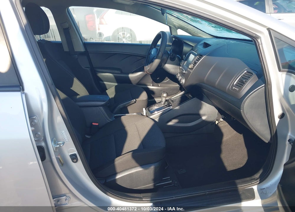 2017 KIA FORTE LX VIN: KNAFK5A83H5674953