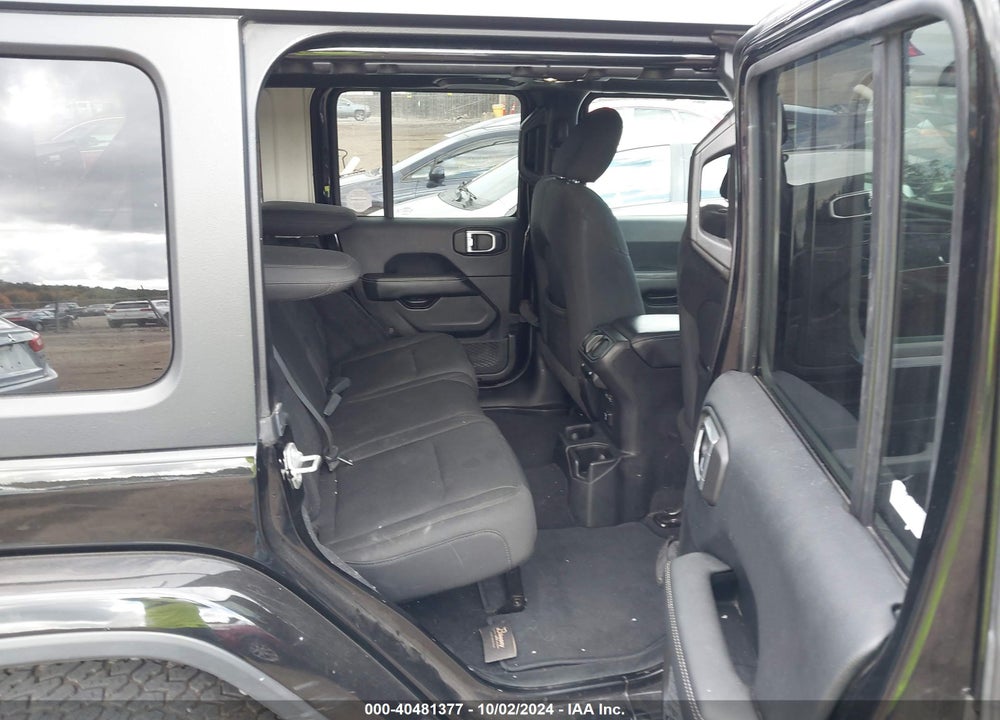 2019 JEEP WRANGLER UNLIMITED SAHARA 4X4 VIN: 1C4HJXEN8KW593054